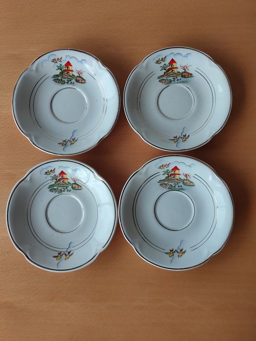 Conjunto de peças em cerâmica de Sacavém.