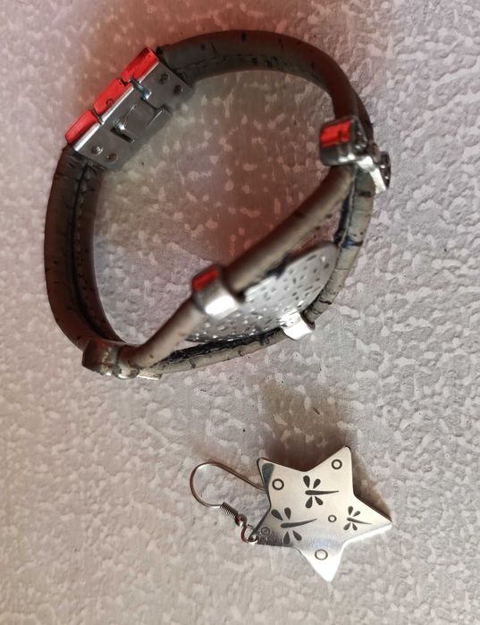 Conjunto Pulseira pele Genuína, verde e metal + 1 Brinco Estrela