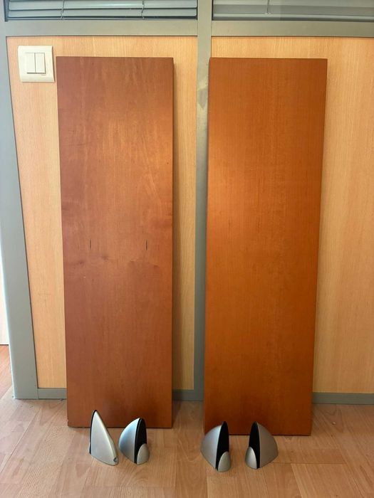 conjunto de 2 (duas) prateleiras flutuantes, em madeira maciça