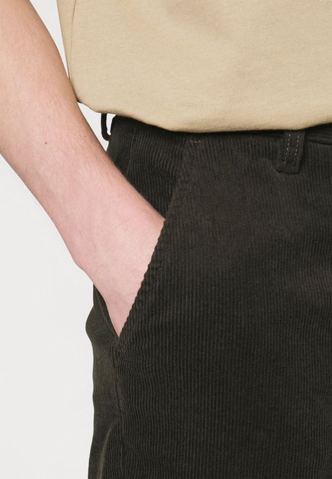 Spodnie sztruksowe ciemno-zielone J.LINDEBERG XL