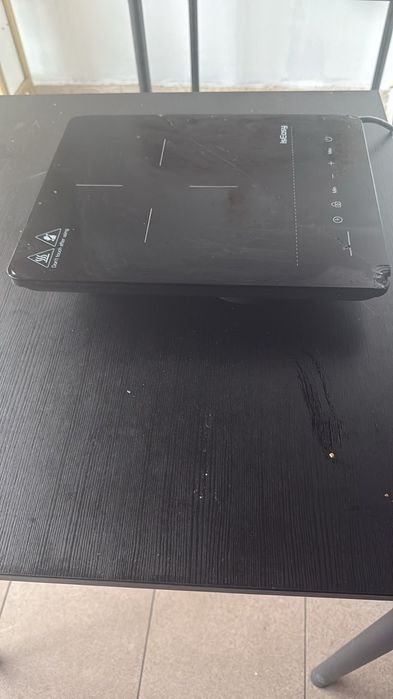 Placa eléctrica rápida a funcionar (vidro partido)