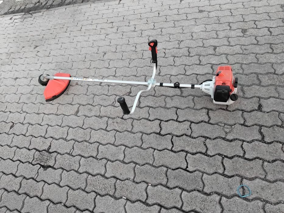 Stihl FS 120 - Roçadeira - Aparador (Semi Novo)