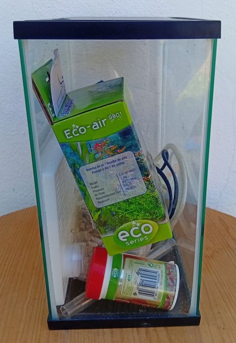 Aquário novo + acessórios