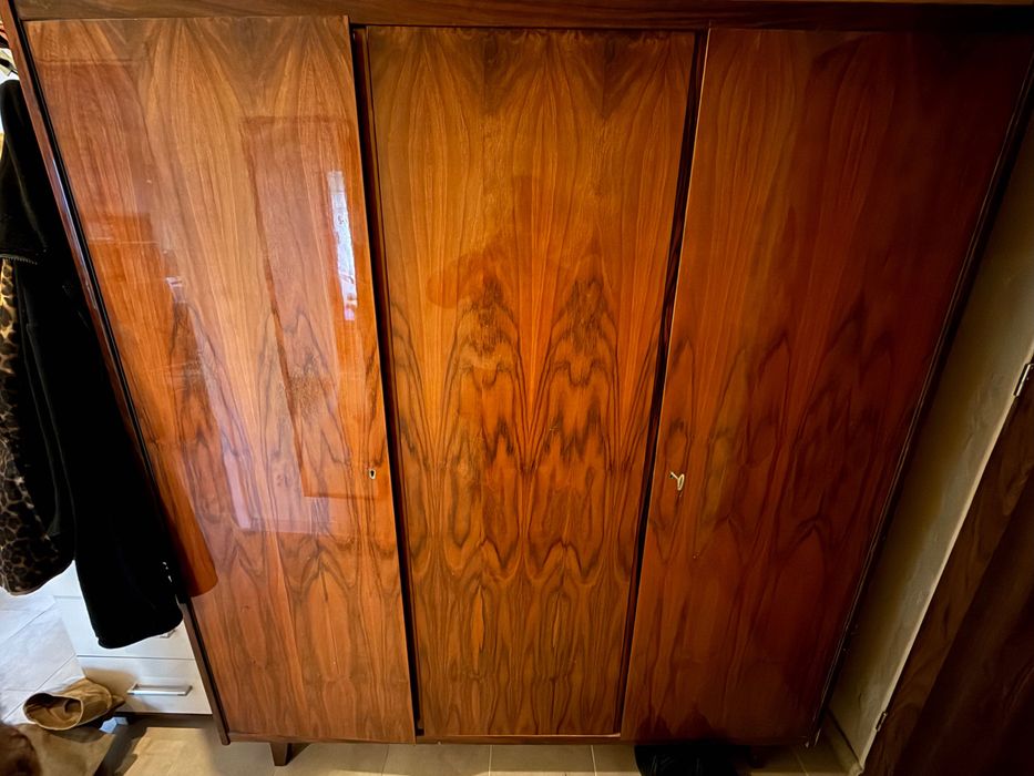 Zestaw mebli PRL – szafa x2, komoda, biblioteczka, lata 60/70