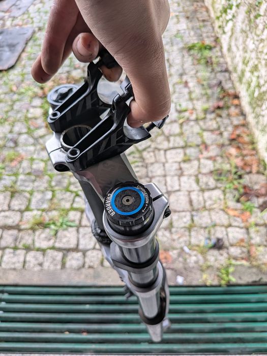 Suspensão Rock Shox Boxxer