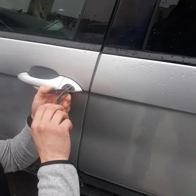 Аварійне відкриття дверей