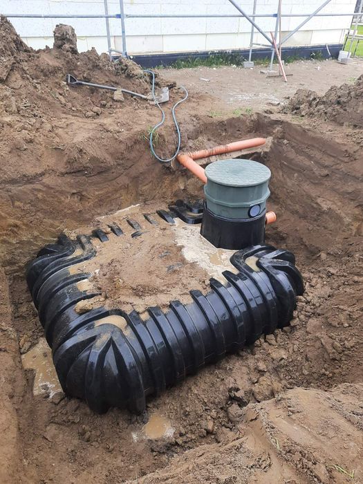 Usługi Minikoparką JCB 8018