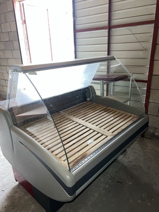 продам холодильник вітрина