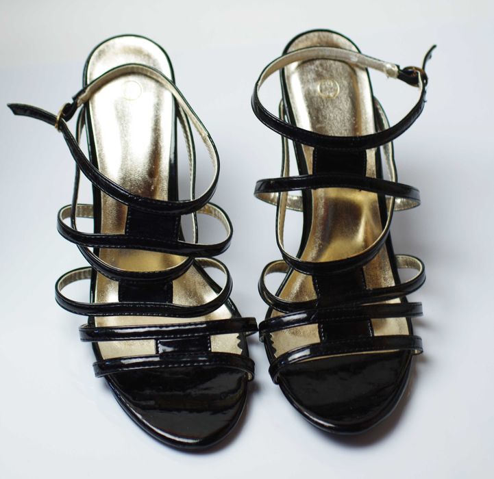 Sprzedam damskie letnie buty