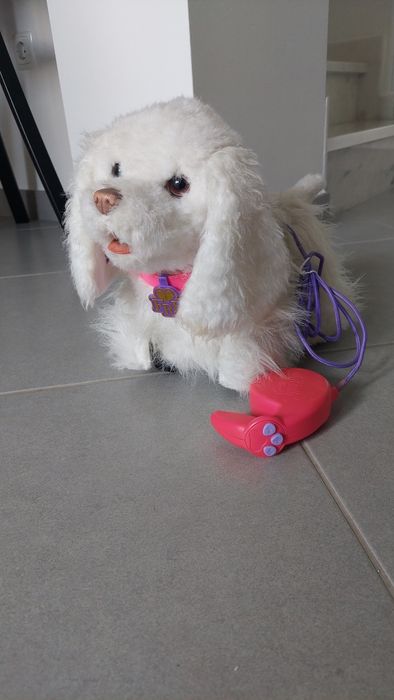 Cão de brincar a pilhas