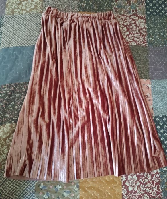 Спідниця жіноча оксамитова плісирована рожева