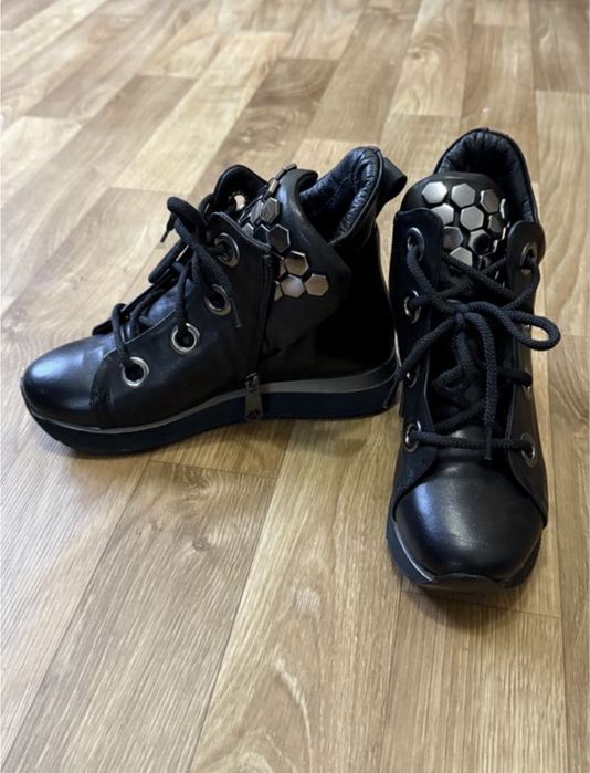 Нові жіночі осінні черевики