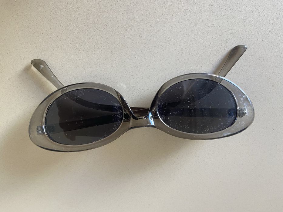 Oculos de sol em muito bom estado