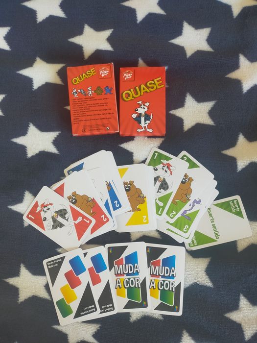 4 Jogos diversos Twister,cartas...