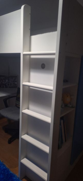 Cama alta infantil com secretária, armário e gavetas, com colchão – op