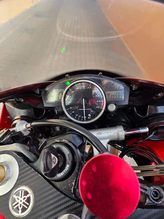 Yamaha R1 rn12 2005