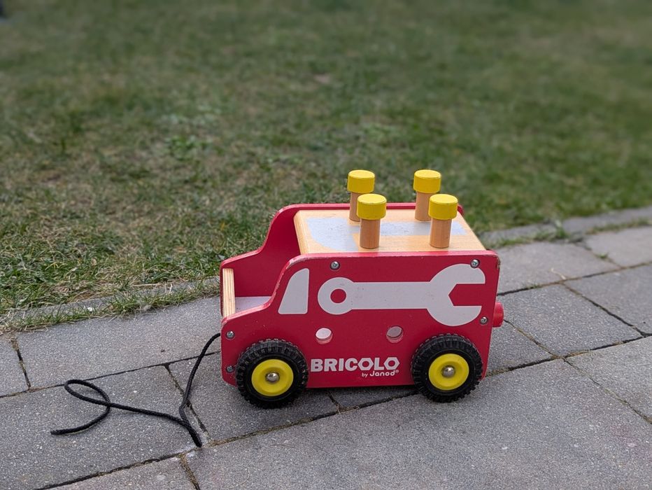 Zabawki ogrodowe: traktor, kosiarka i samochody