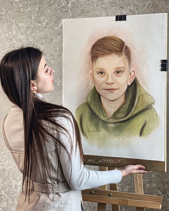 Портрет пастельними олівцями