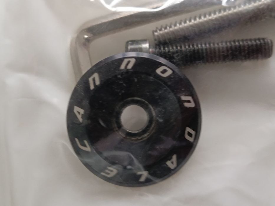 Алюминиевая заглушка / крышка выноса велосипеда Cannondale з болтами