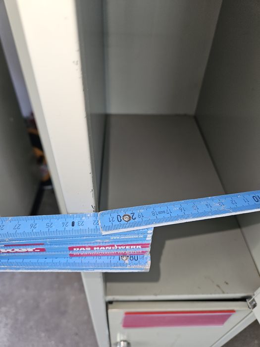 Szafka metalowa używana