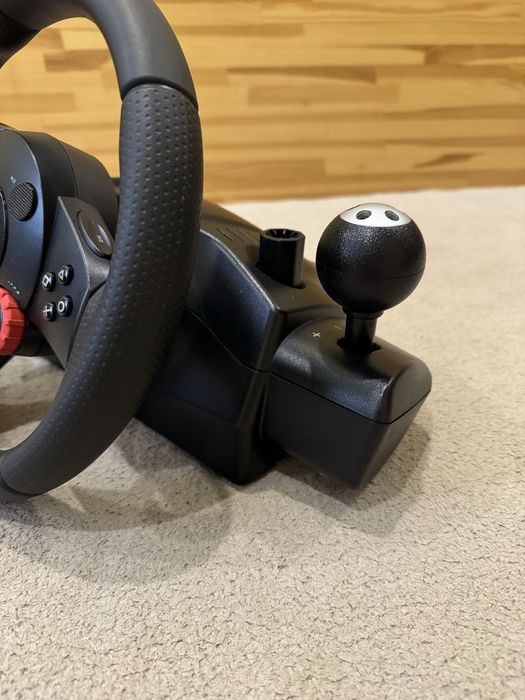 Хороший стан. Ігровий комплект  Logitech Driving Force GT