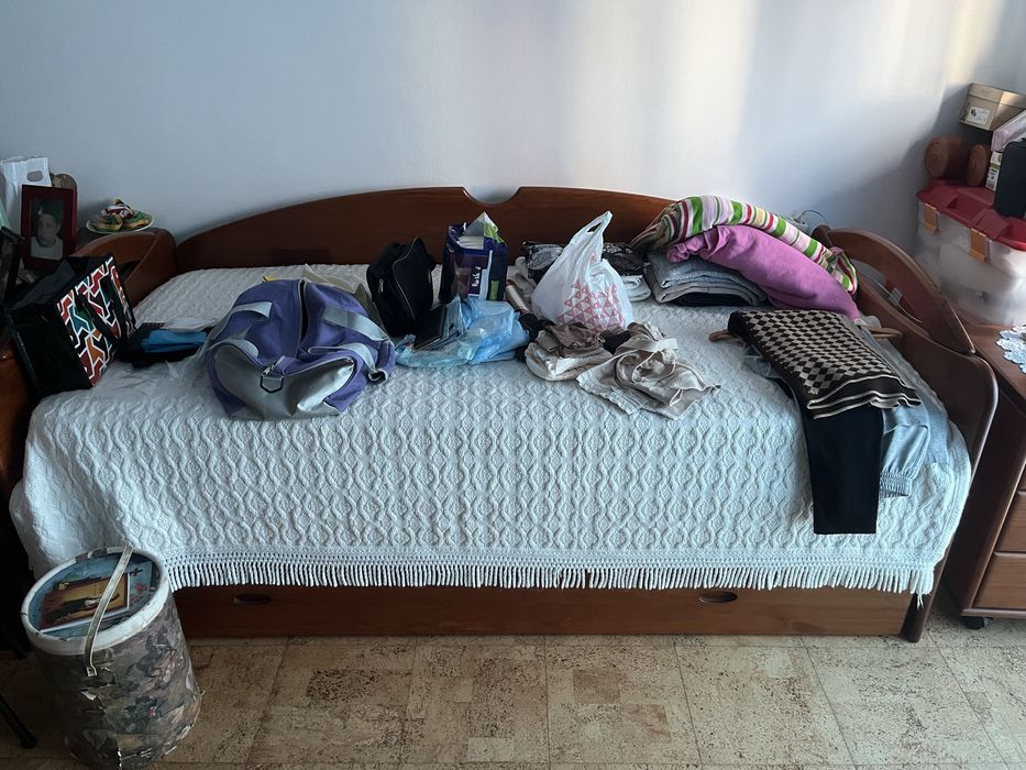 Cama em madeira com gavetão e segundo colchão