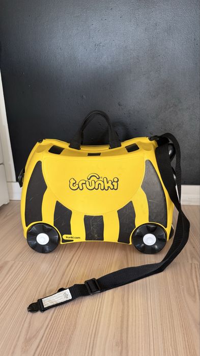 Trunki, Pszczółka - jeżdżąca walizeczka