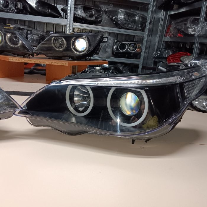 Komplet lamp BMW E60 bi-Xenon skrętny Europa