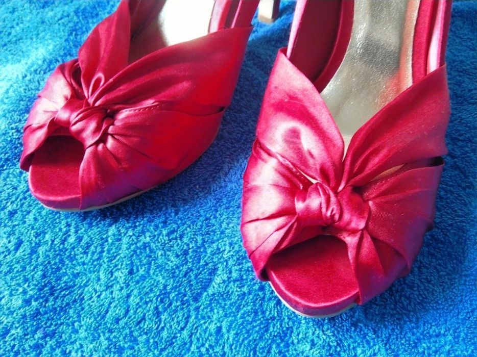 Satynowe buty 39