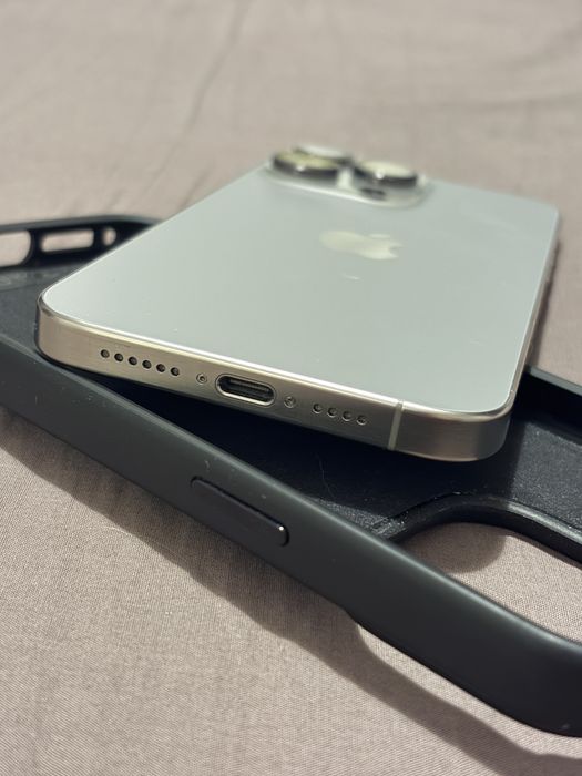 Iphone 15 pro max quad lock