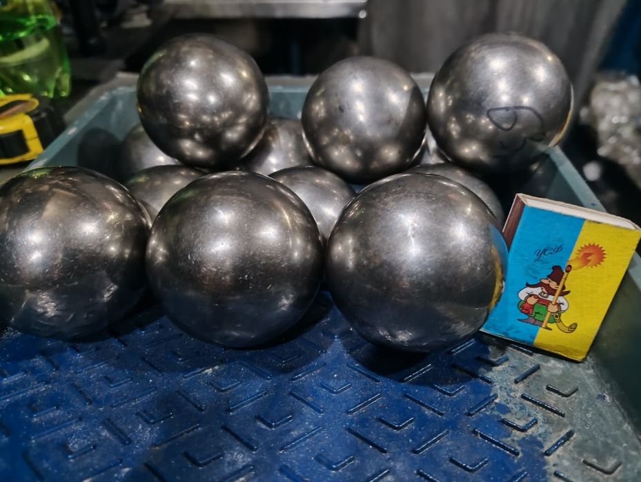 Шар металлические с подшипника б/у диаметр 63,5 вес 1 кг