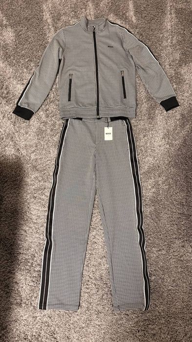 Новий костюм Boss на 12 років  XS (152-154)