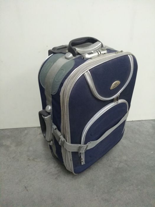 Mala de viagem para cabine com Trolley, medidas: 56/35/20cm
Perfeito e