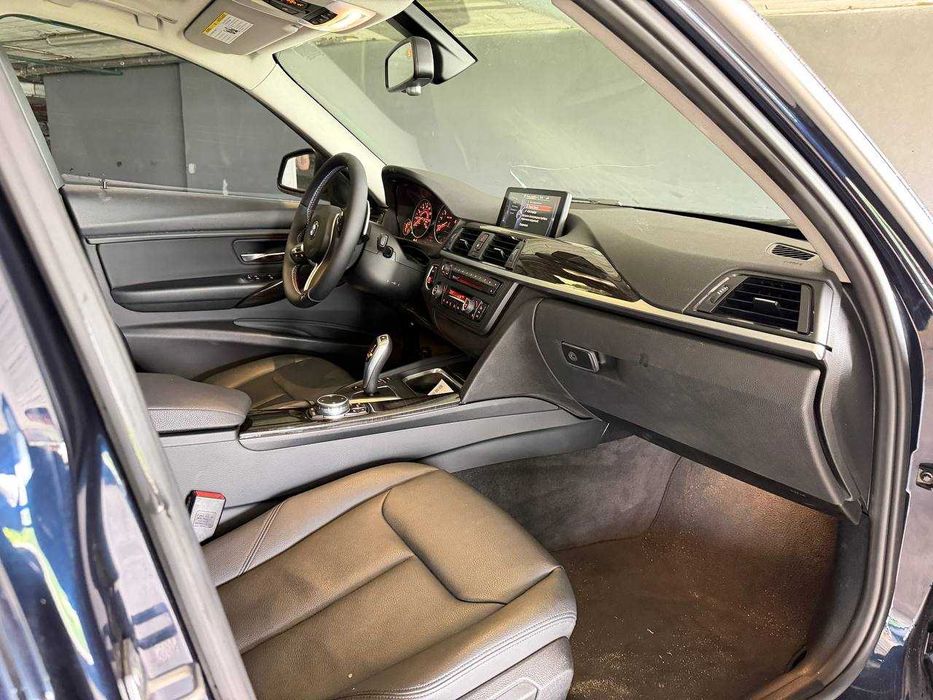 BMW 328і 2015 рік