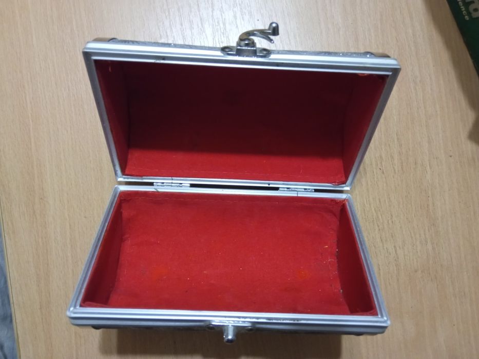 Шкатулка сувенирная.