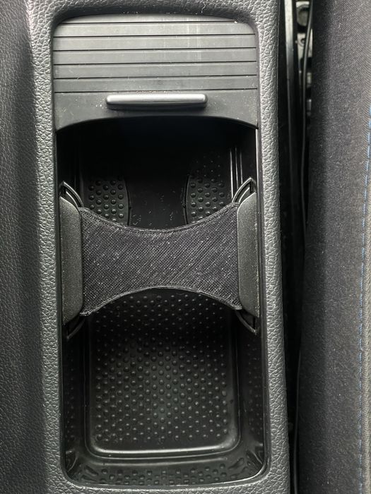 Перегородка Volkswagen golf 5 для стаканчиків