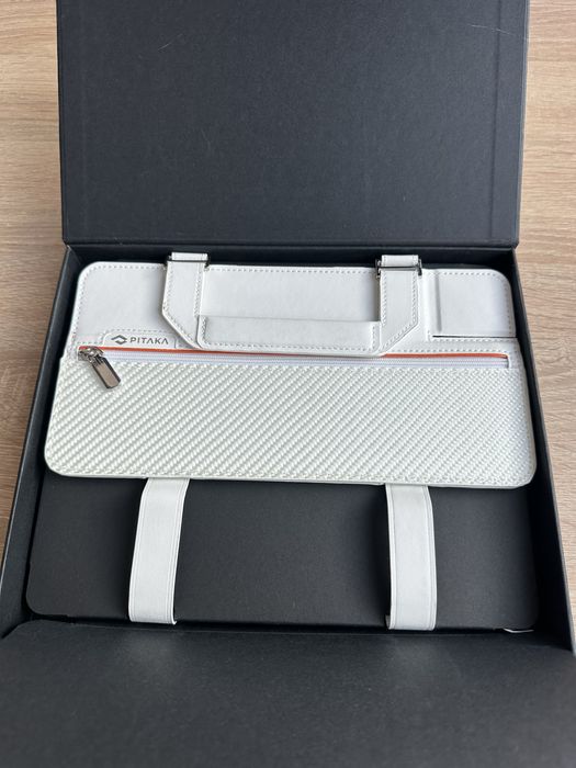 Чохол-сумка Pitaka FlipBook Ipad 11”