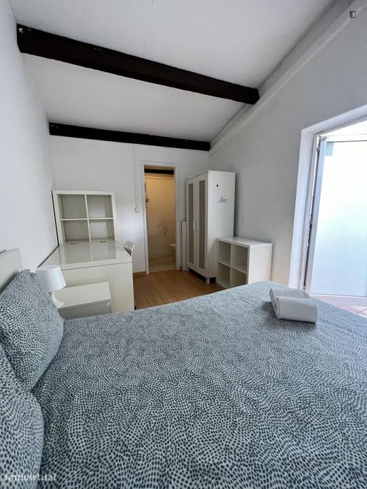 Quarto - localizado em Paranhos Porto