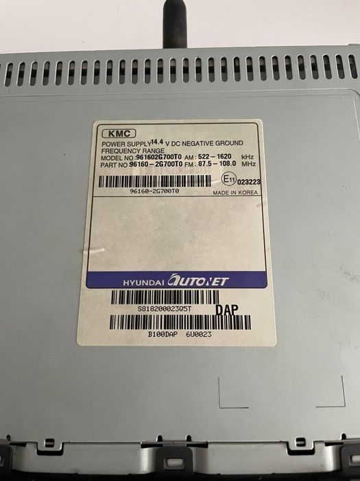 Продам штатну магнітолу Hyundai/Kia 961602G700T0 на KIA Magentis 3