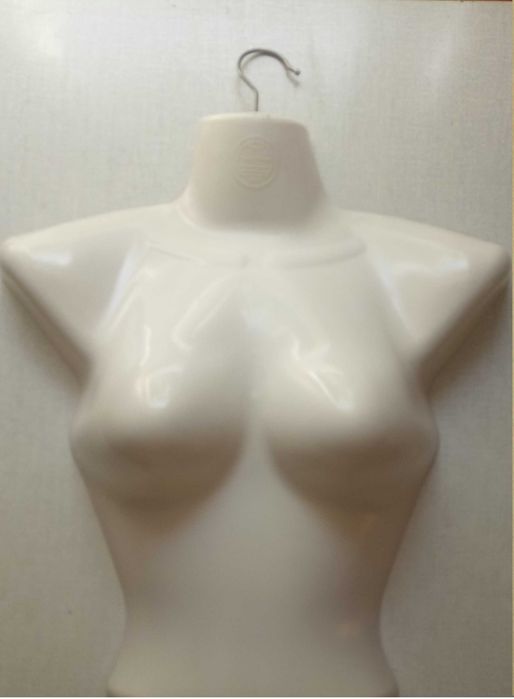 Плечики для одежды. Маникены.