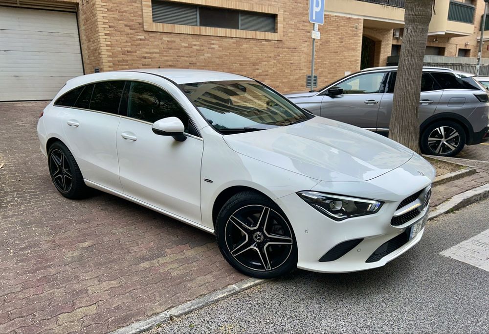 Mercedes Benz CLA 200D Shooting Brake  2021 foto 2