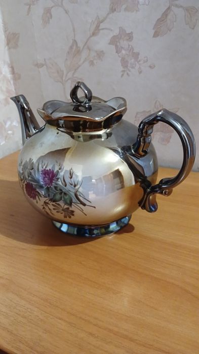 Продам красивий чайник