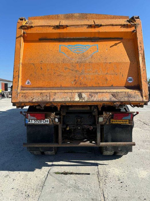 Самоскид повнопривідний з 25 кубовим герметичним кузовом