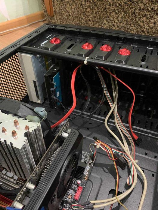 Компьютер для ігор, роботи (e5 2640 LGA 2011, AMD Radeon HD 7700 1gb)