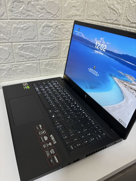 Acer Nitro V15 rtx 4050 180Hz Ryzen 7 como novo