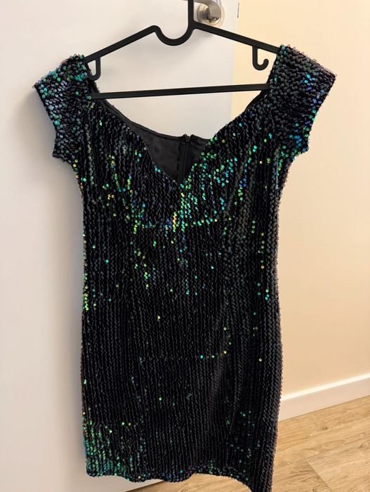 Piękna sukienka cekinowa hiszpanka Missguided L-40