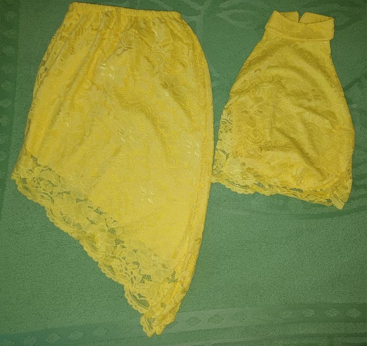 Літній яскравий костюм 2-ка топ і спідниця
топ і спідниця


Майже нови