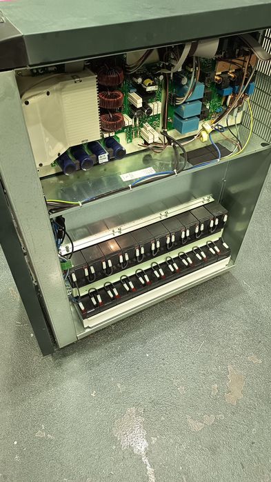 UPS magazyn energii Riello 10 kva