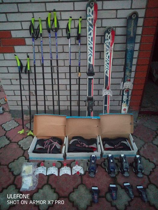 Лижі, кріпления, ботинки бажано оптом