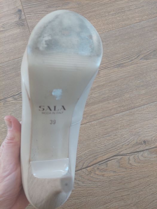 Włoskie buty skórzane Sala Bezowe 39